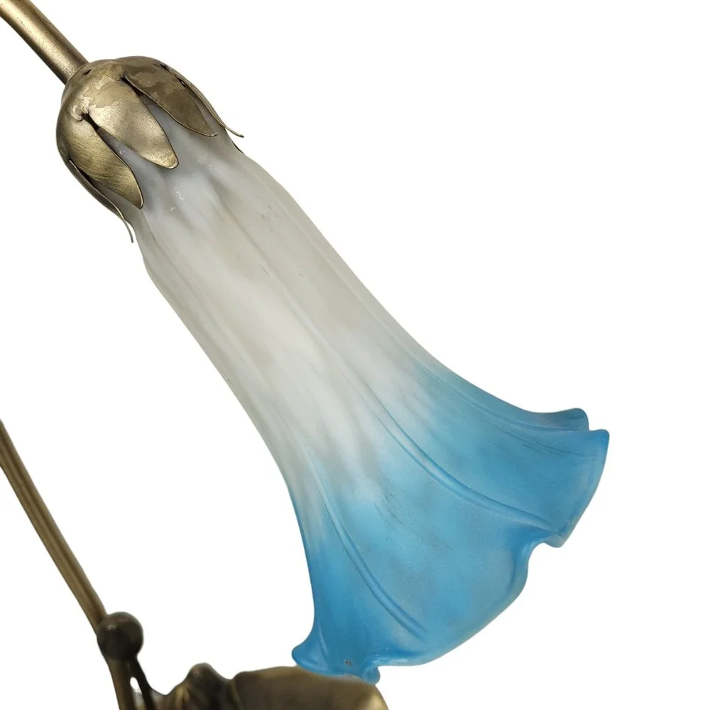 Tiffany Style Pond Lily Table Lamp 16